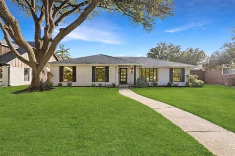 Photo of 9942 Edgecove Drive, Dallas, TX 75238 (MLS # 21110834)