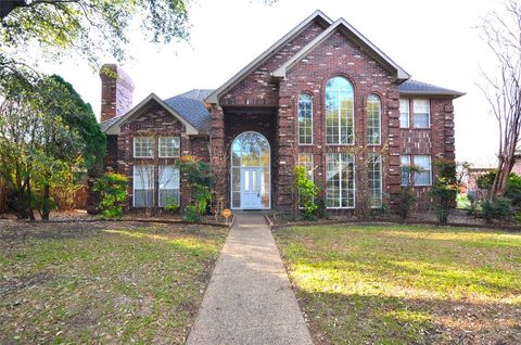 Photo of 7000 Ivory Court, Plano, TX 75024 (MLS # 21228038)