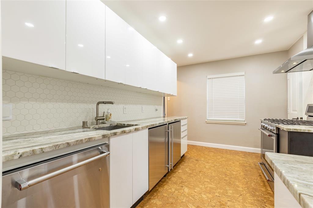 El Tivoli Place - Residential Lease