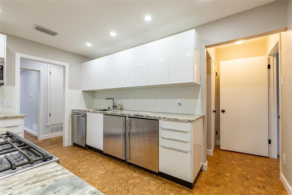 El Tivoli Place - Residential Lease