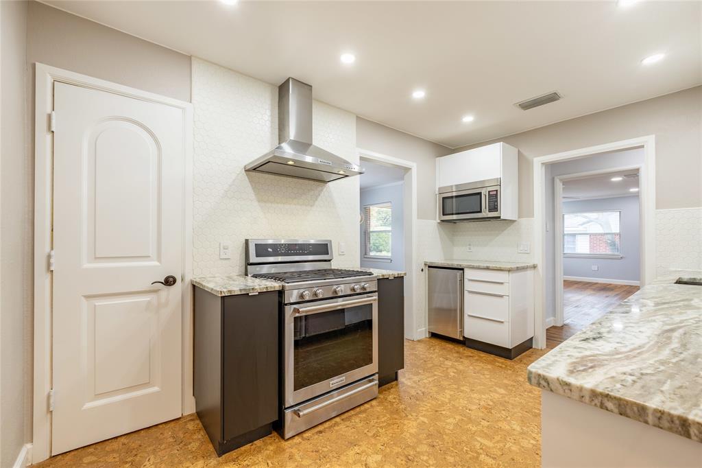 El Tivoli Place - Residential Lease