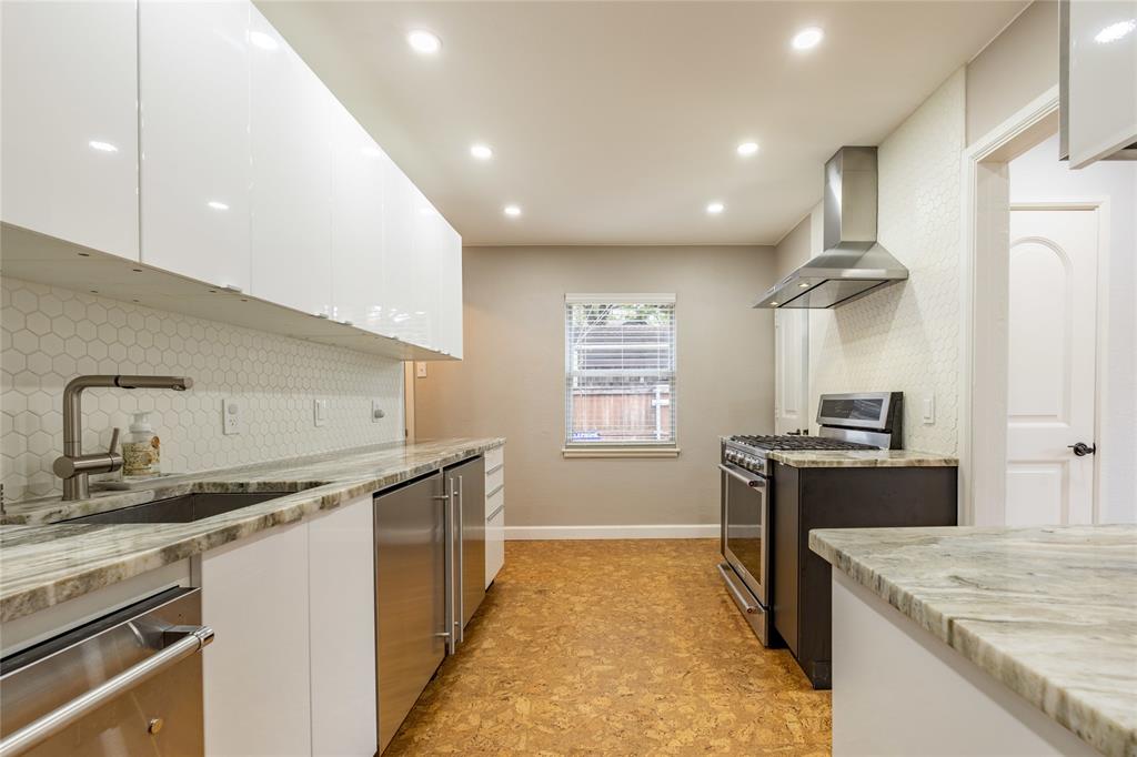 El Tivoli Place - Residential Lease