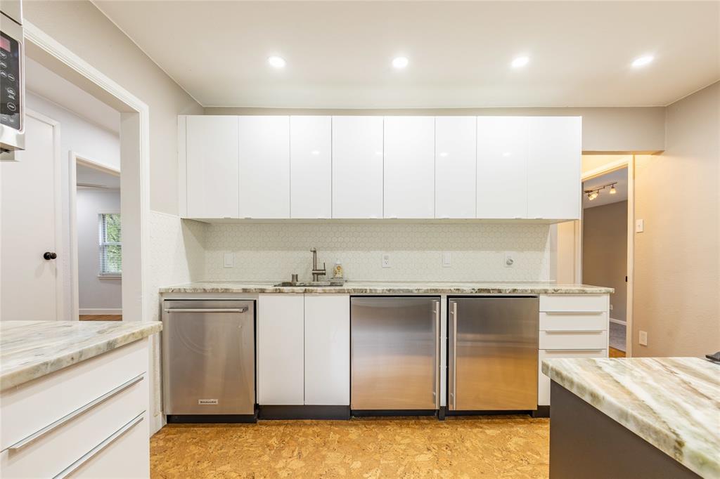 El Tivoli Place - Residential Lease