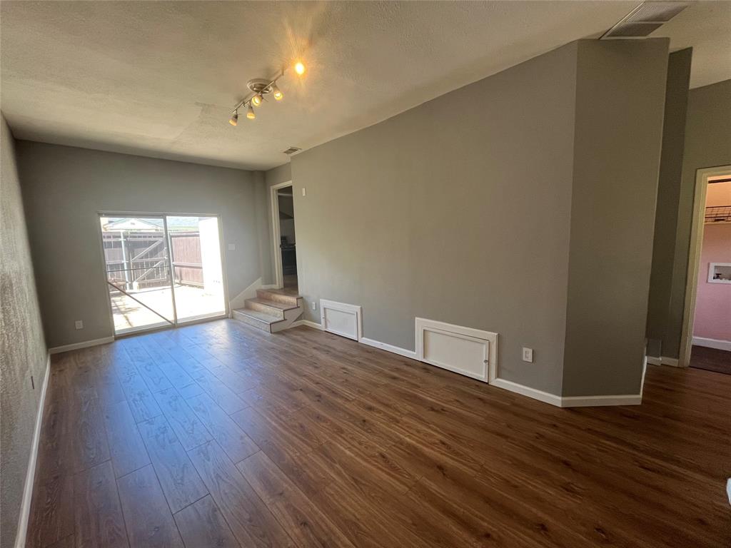 El Tivoli Place - Residential Lease