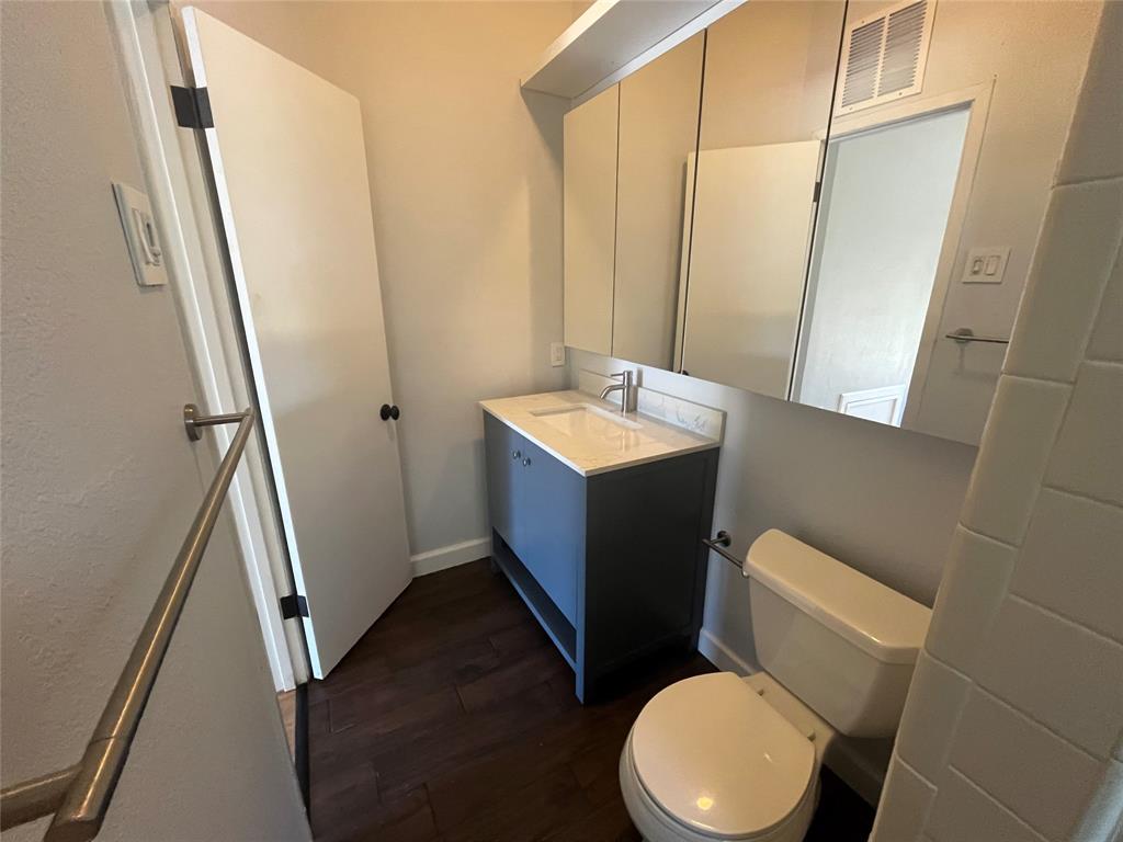 El Tivoli Place - Residential Lease