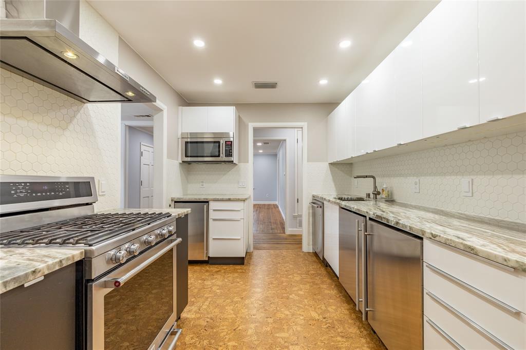 El Tivoli Place - Residential Lease