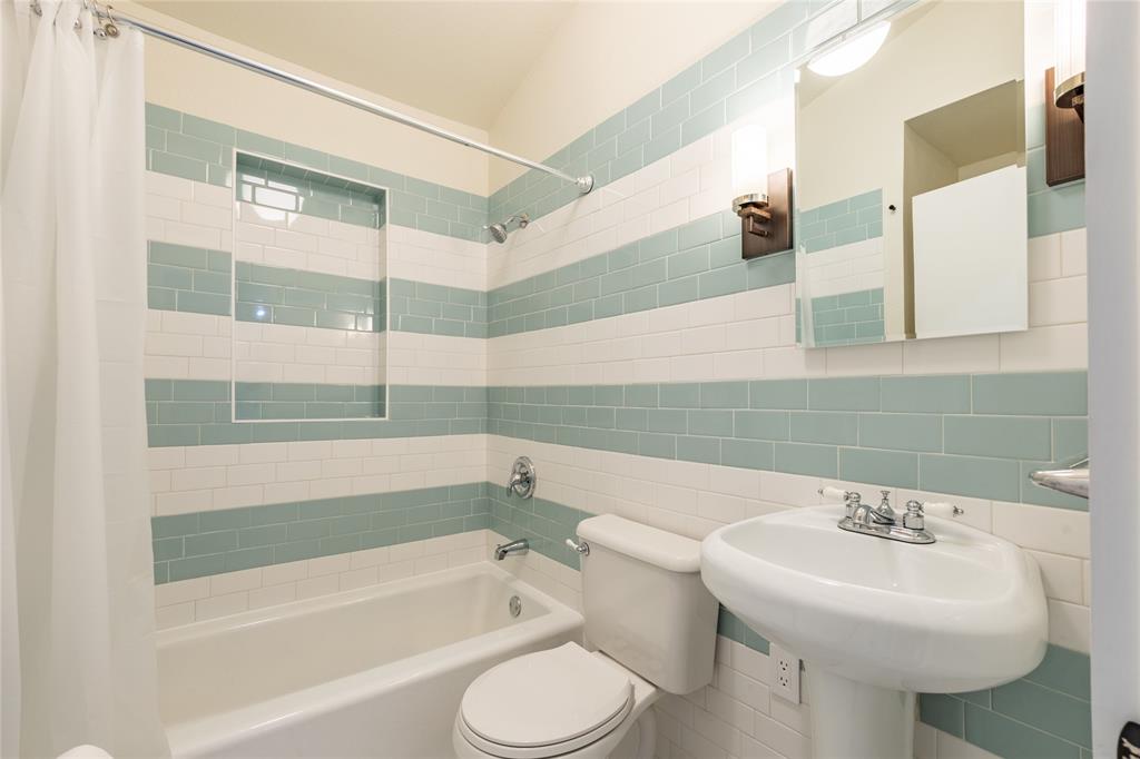 El Tivoli Place - Residential Lease