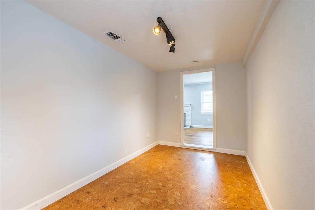 El Tivoli Place - Residential Lease