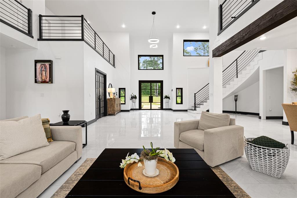 8383 N FM 2208