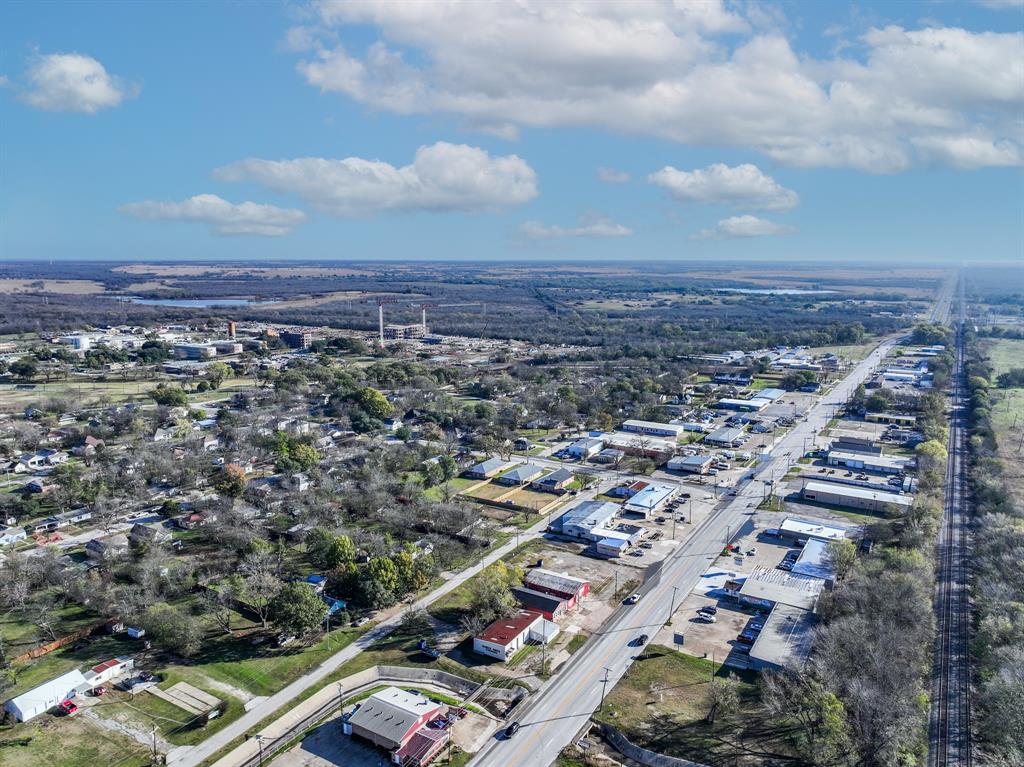 Moore & Nash - Commercial Sale