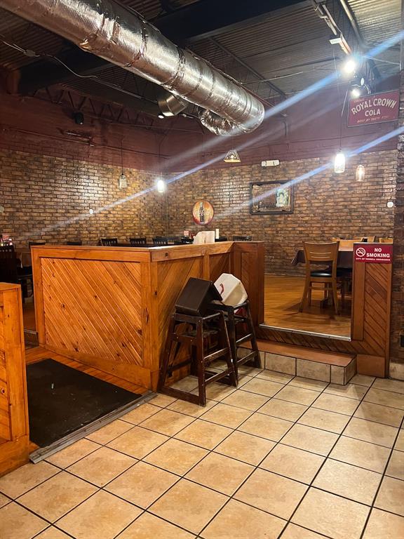 Moore & Nash - Commercial Sale