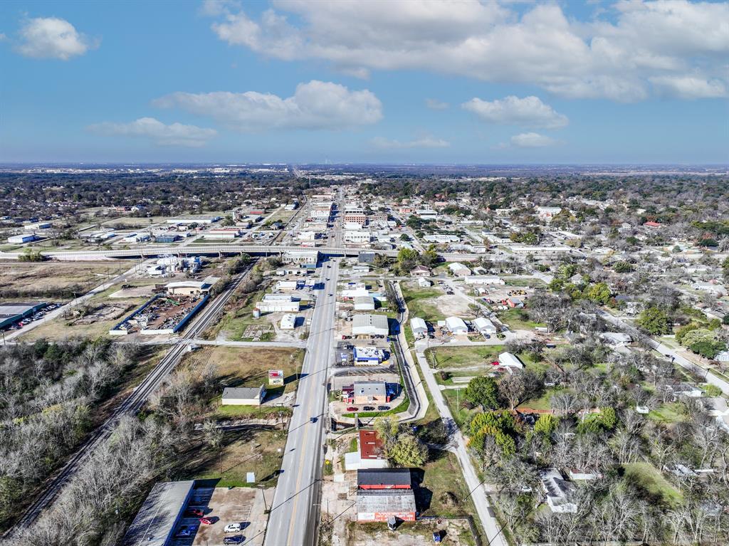 Moore & Nash - Commercial Sale