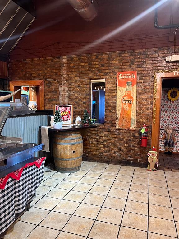 Moore & Nash - Commercial Sale