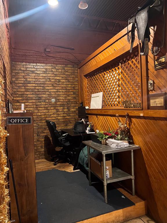 Moore & Nash - Commercial Sale