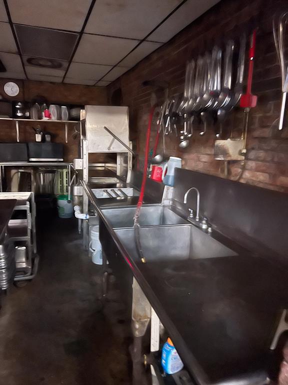 Moore & Nash - Commercial Sale