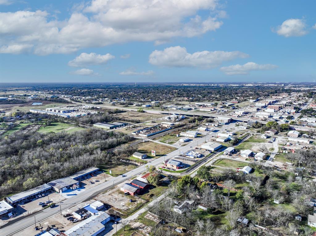 Moore & Nash - Commercial Sale