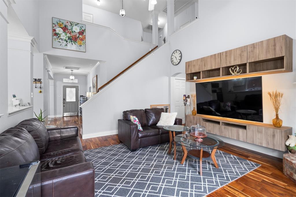 6920 Willow Crest Drive