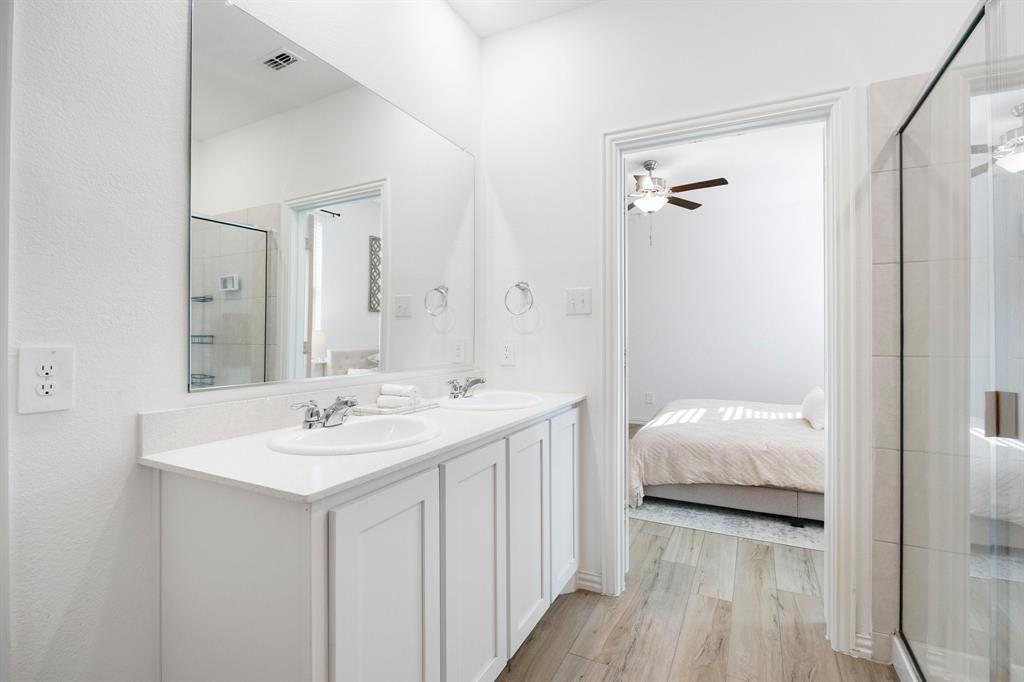 Verandah Ph 4 - Residential