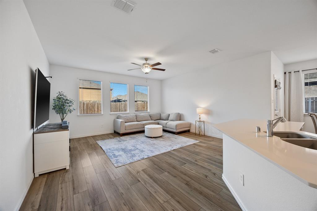 Verandah Ph 4 - Residential