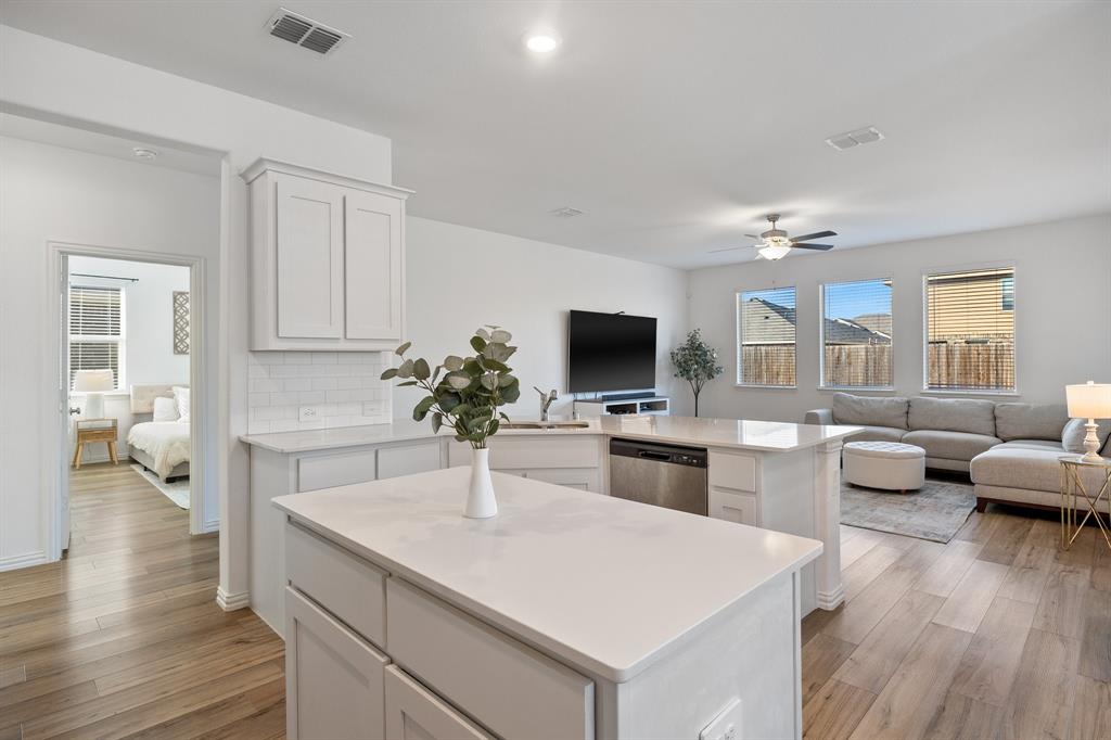 Verandah Ph 4 - Residential