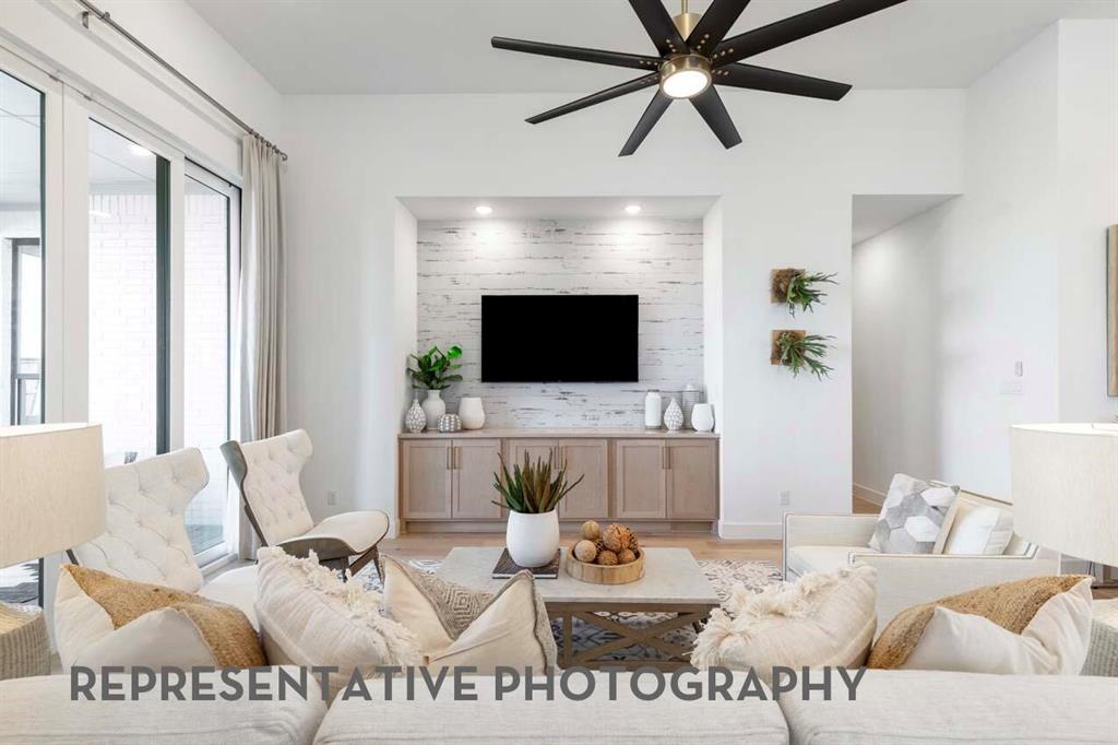 1613 Royal Oaks Drive