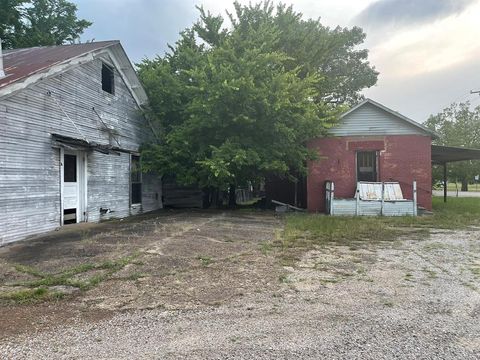 201 W Main Street Wolfe City TX 75496