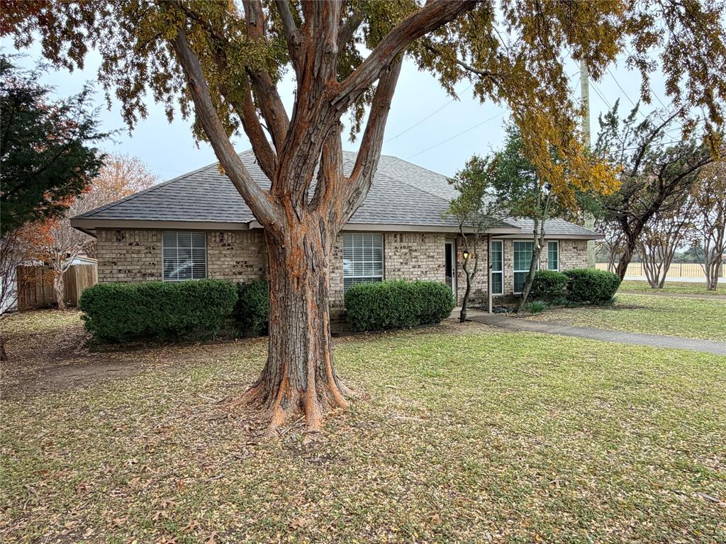 1502 Ridgewood Drive