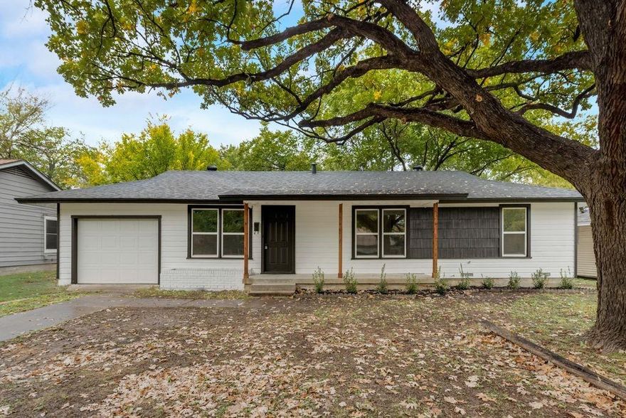 Beautifully fully remodeled! This recently updated home features plenty to Love! Refinished flooring, tiled bathroom and fresh paint. Open and spacious living room, large windows throughout, perfect for hosting guests! Large Lot. The kitchen has stainless steel appliances, granite counter tops and new back splash. Brand new AC and Roof! This home is ready to move into, it just needs new owners!