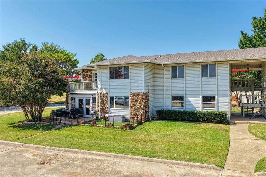 Photo of 109 Harbor Drive #205, Runaway Bay, TX 76426 (MLS # 21342436)