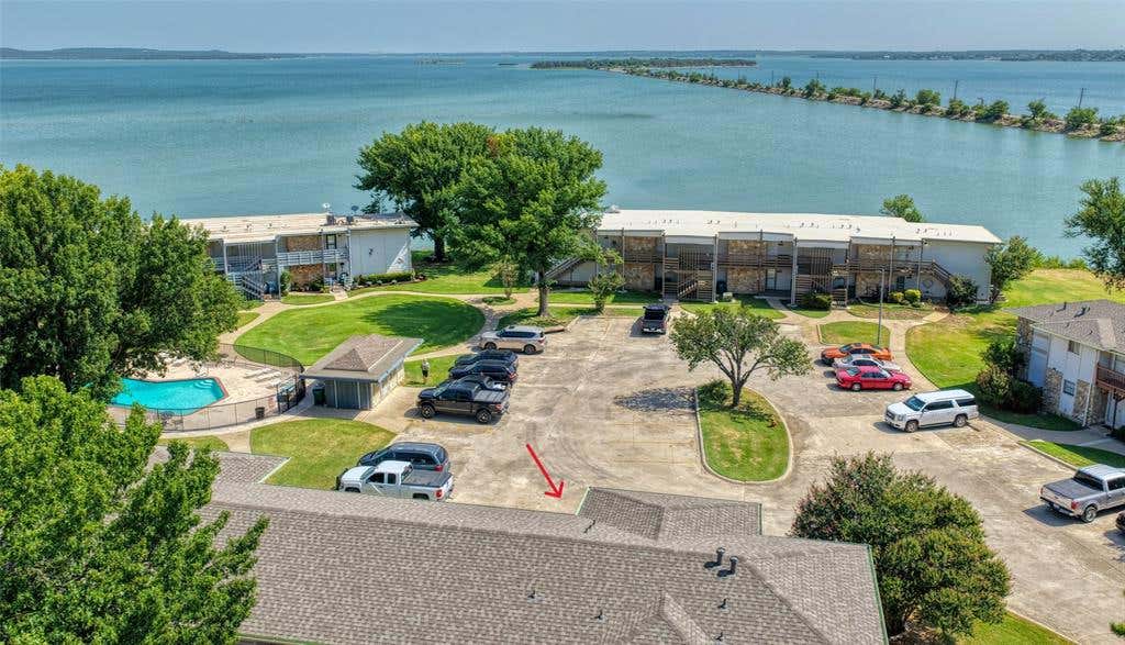 Photo of 109 Harbor Drive #205, Runaway Bay, TX 76426 (MLS # 21342436)
