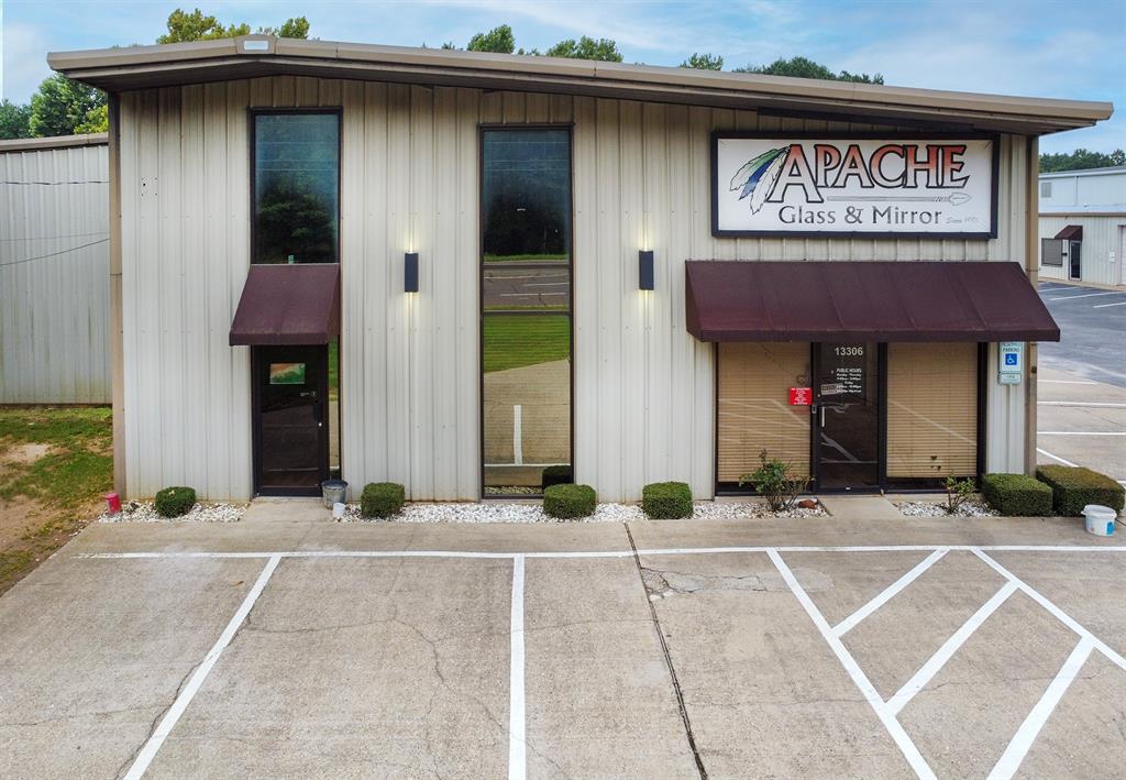 A100327 - A0327 C DEAN - Commercial Lease