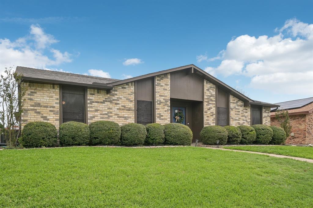 5552 Squires Drive