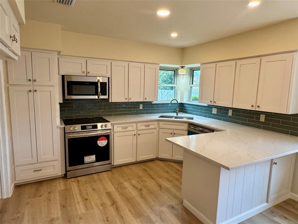 6513 Circleview Drive