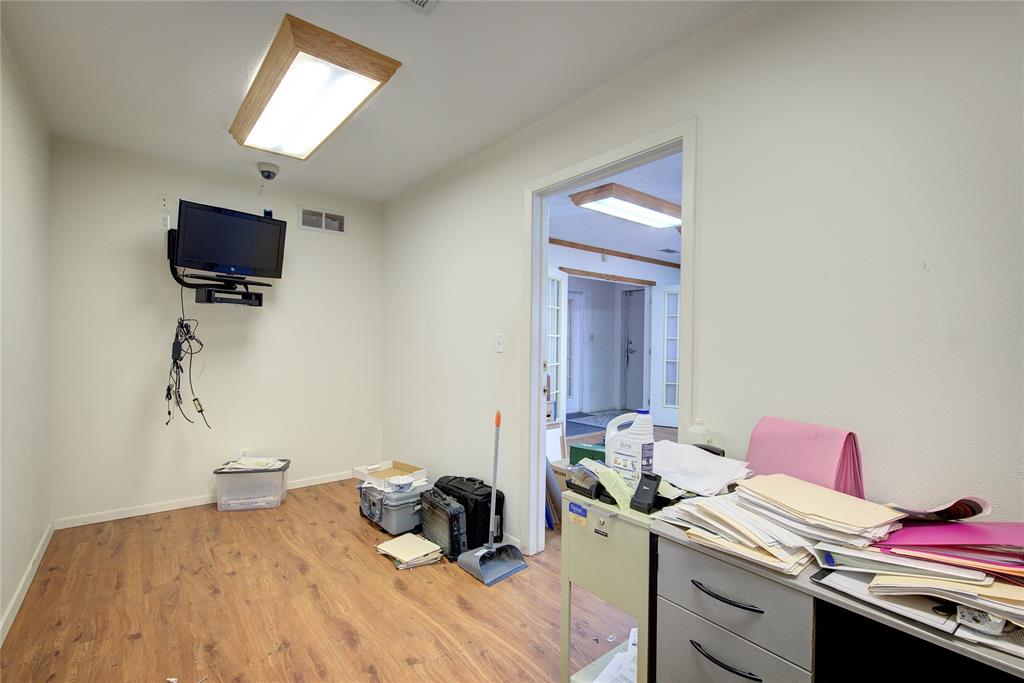 276 Bus Park Unrec - Commercial Sale