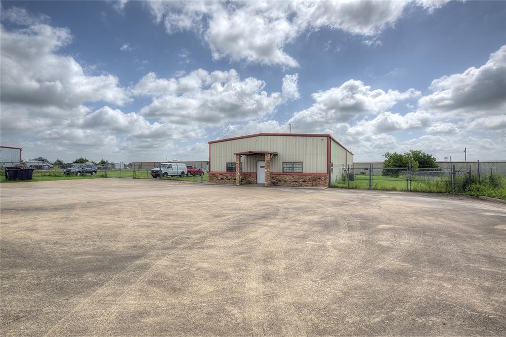 276 Bus Park Unrec - Commercial Sale