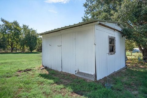 A home in Terrell