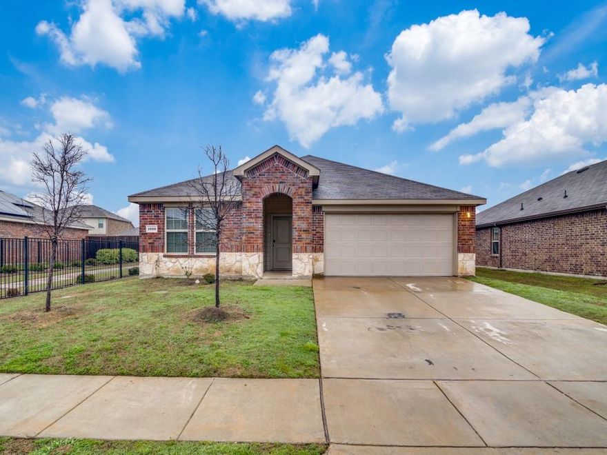 Perfect 4 bed, 3 bath PLUS bonus room! Comfortable open floorplan with kitchen overlooking dining and living. Master suite facing backyard for privacy with walk in shower and WIC. Nice covered patio out back with sizable backyard!