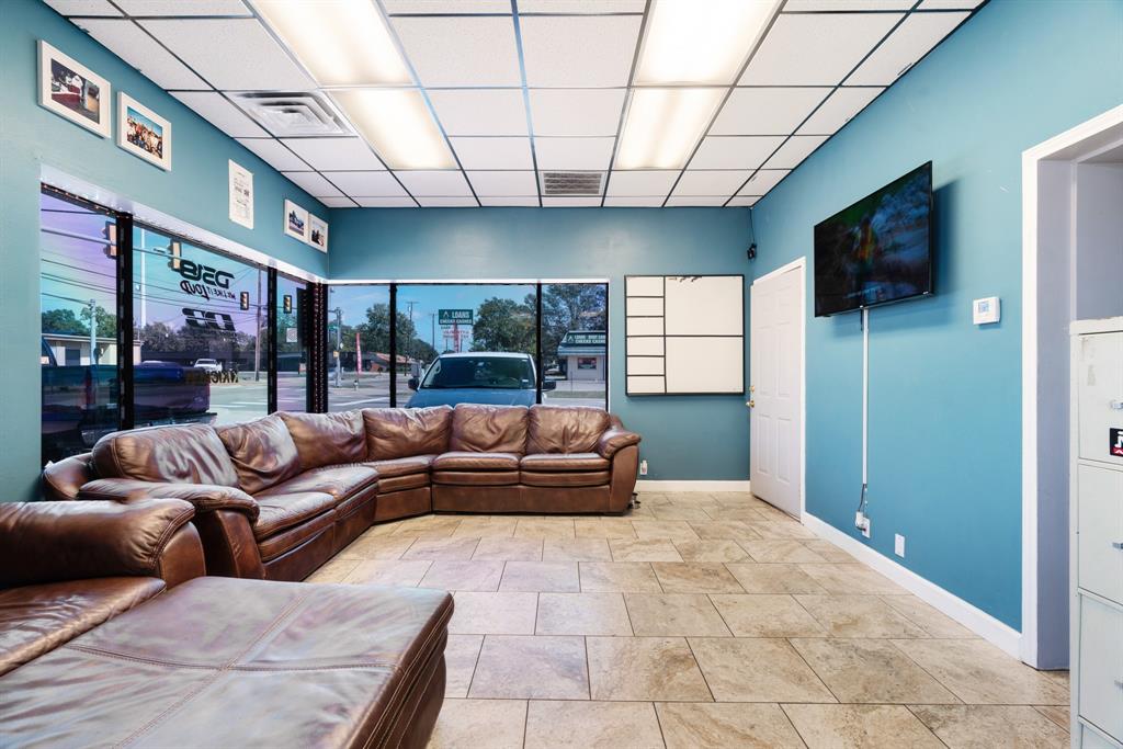 City Of Paris - Commercial Sale