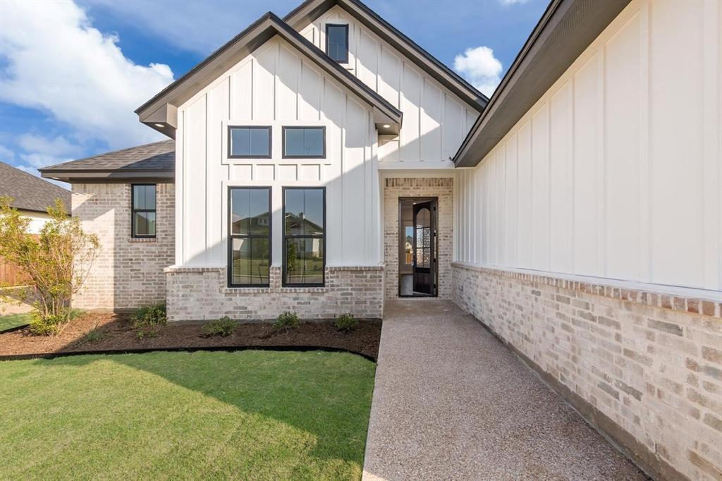 10208 Castleberry Lane