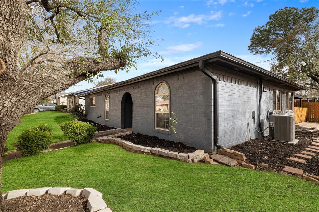 615 Aspenway Circle