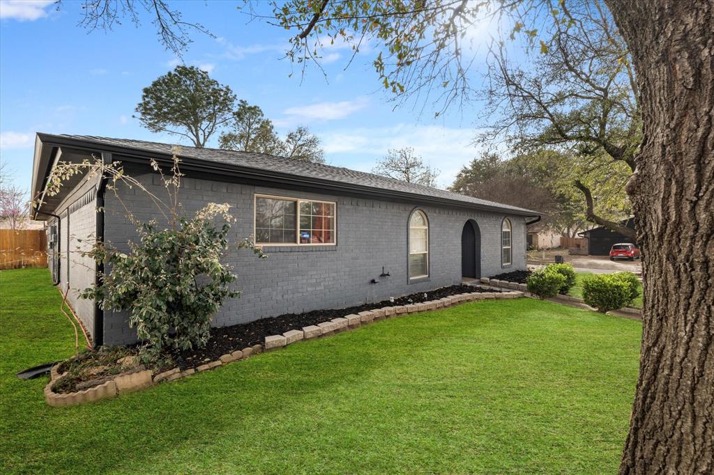 615 Aspenway Circle
