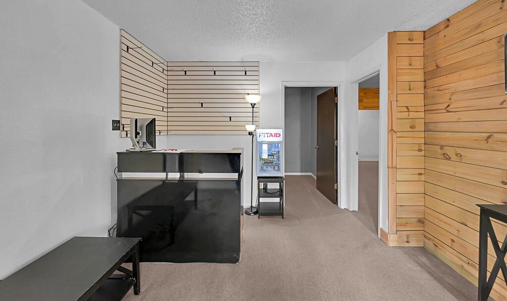 1315 W 5th Street W