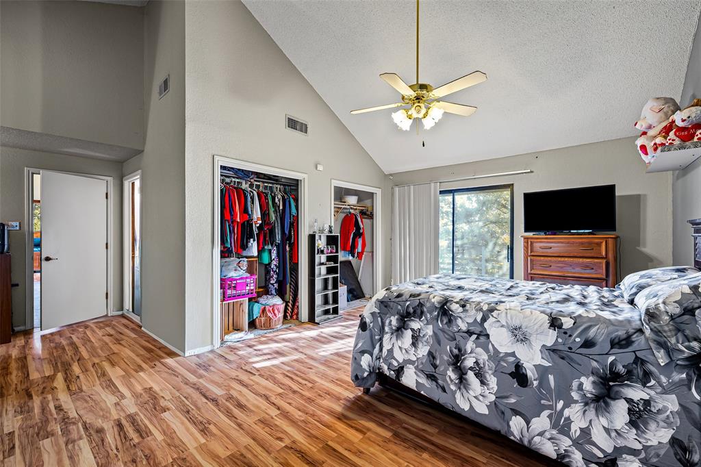 Lakecrest Manor - Residential