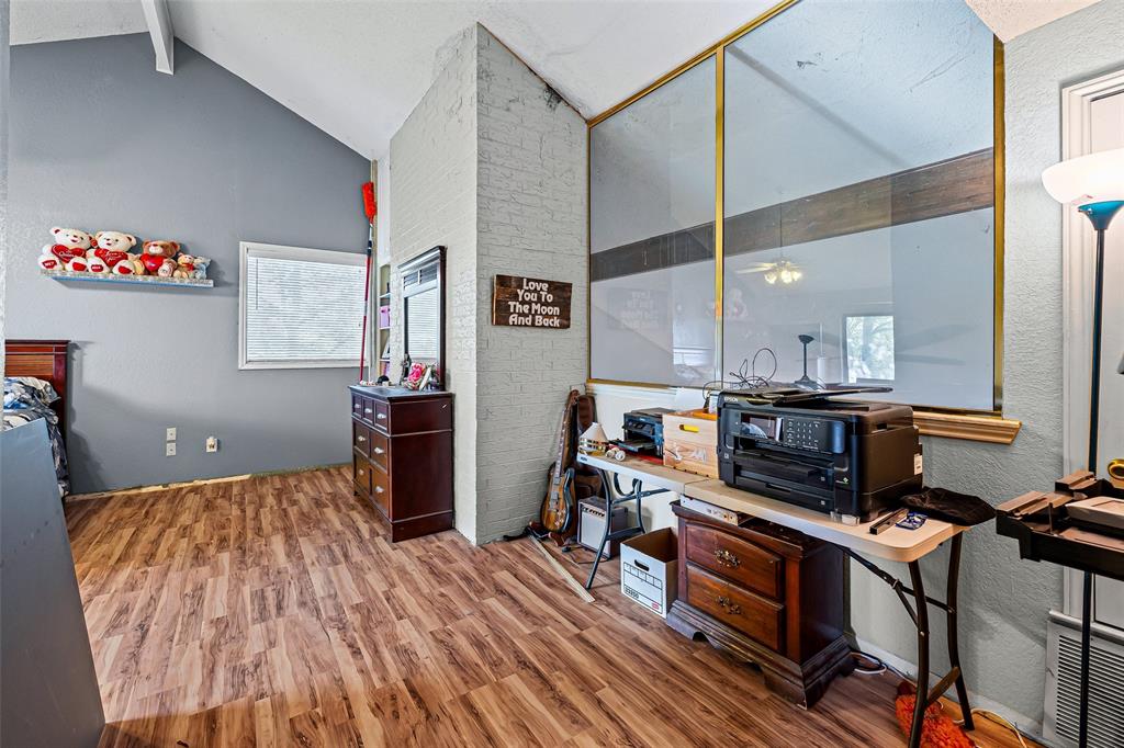 Lakecrest Manor - Residential