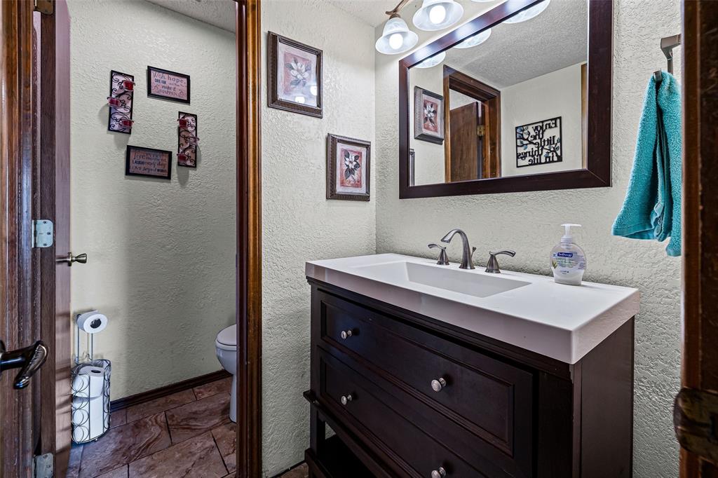 Lakecrest Manor - Residential