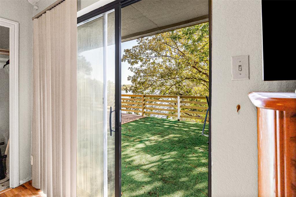 Lakecrest Manor - Residential