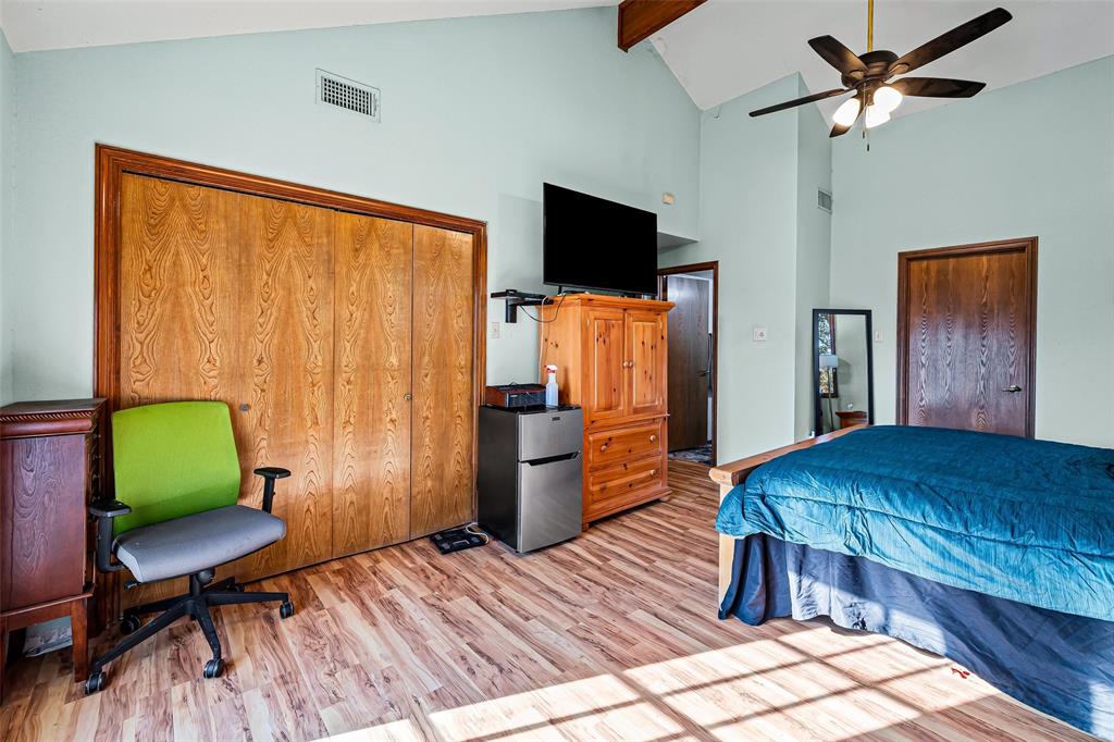 Lakecrest Manor - Residential