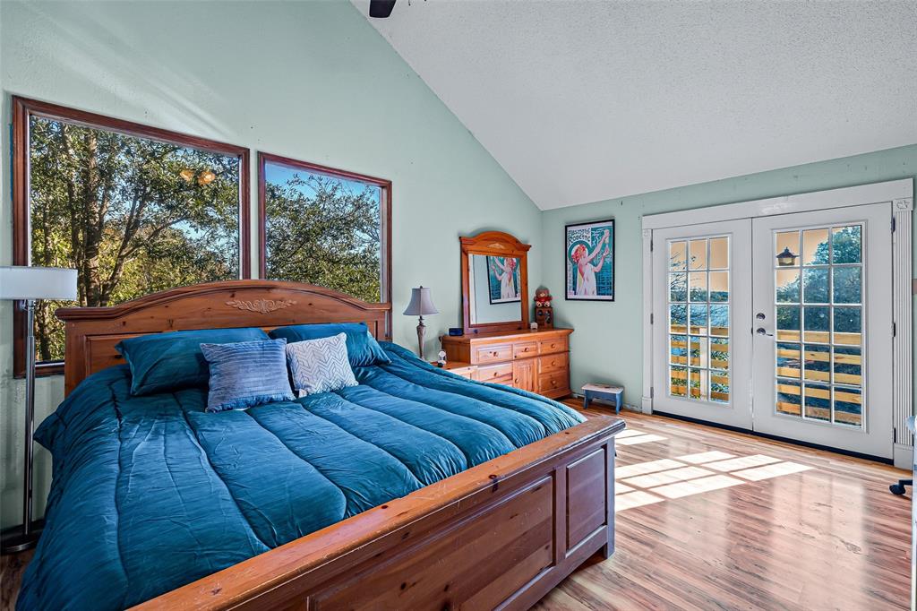 Lakecrest Manor - Residential