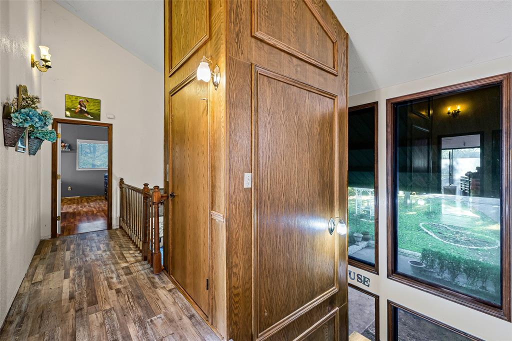 Lakecrest Manor - Residential