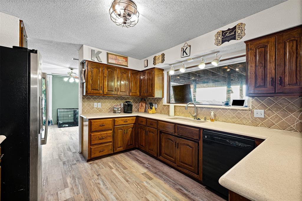 Lakecrest Manor - Residential